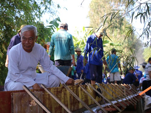"Biệt đội" nối nhịp bờ vui