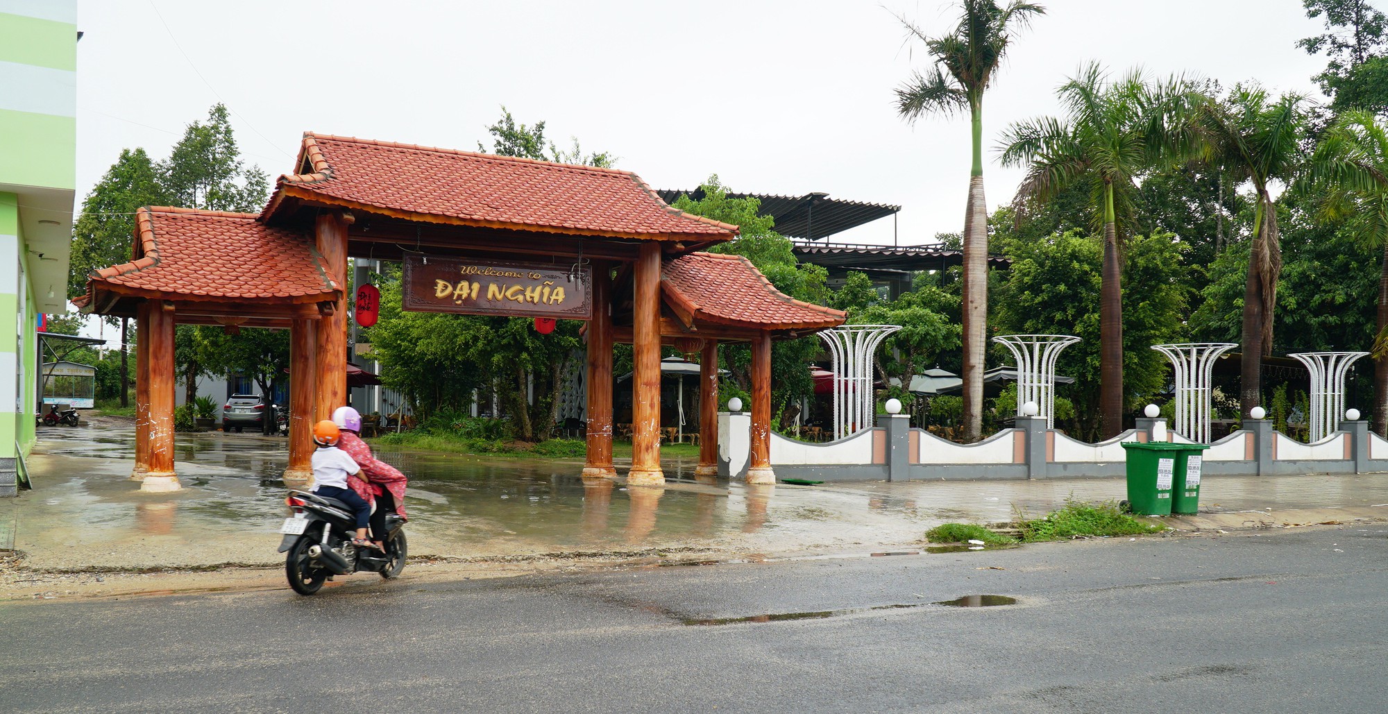 Kon Tum: Đua nhau "xẻ thịt" công viên