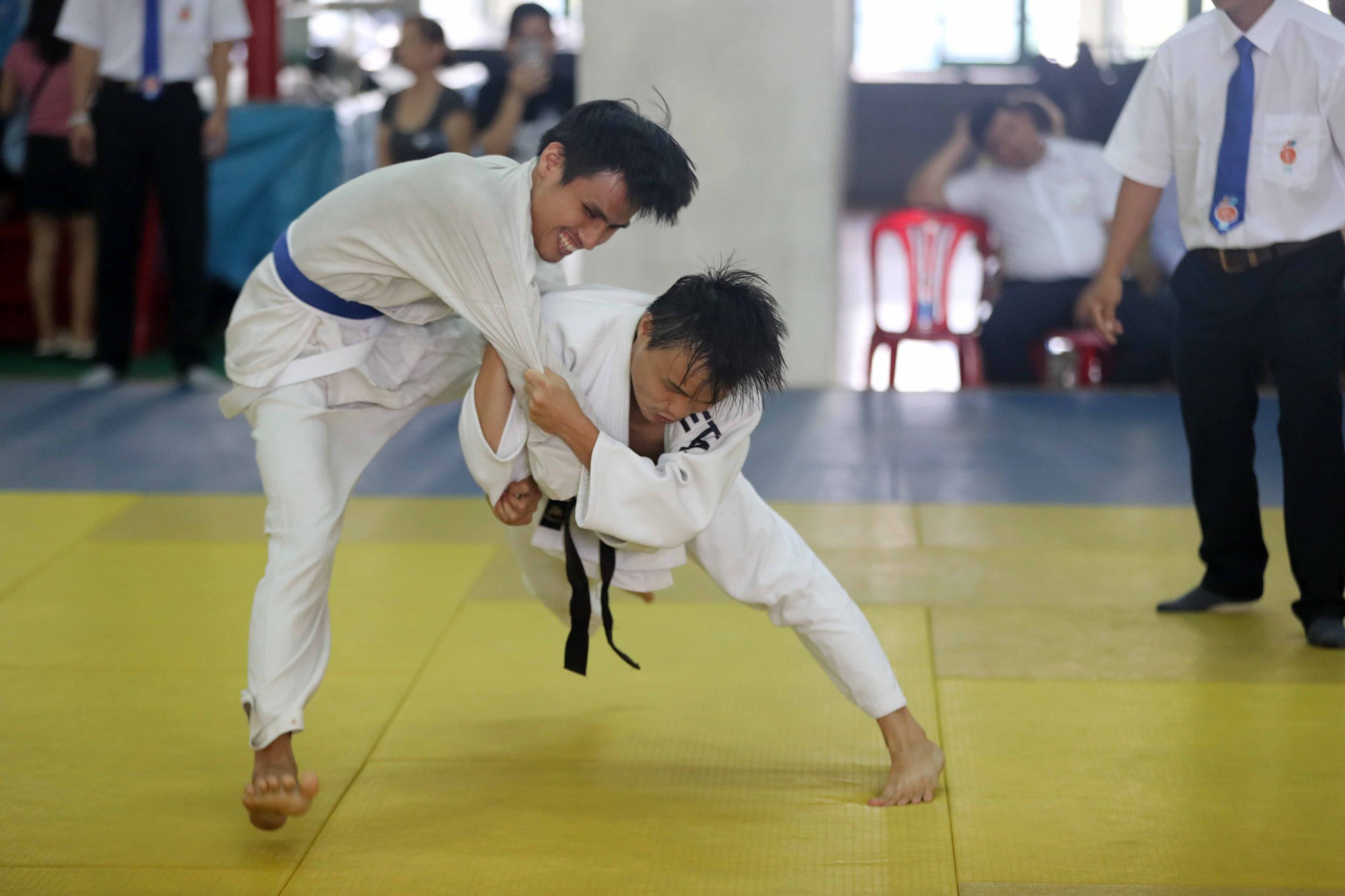 Khi võ sĩ khiếm thị xuất chiêu
