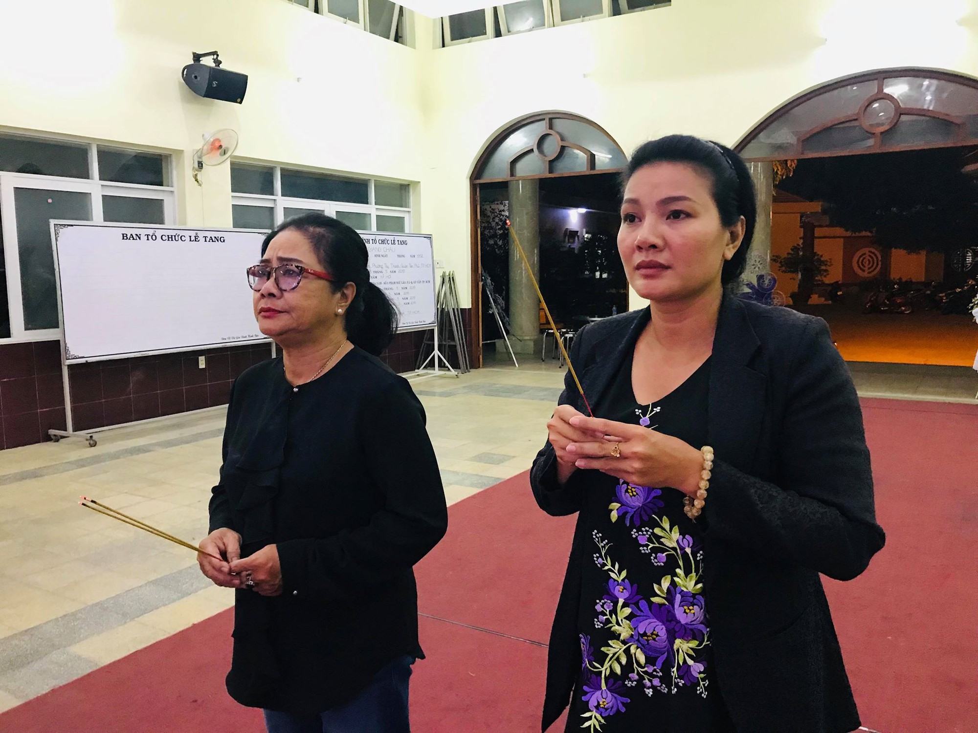 Tiễn đưa NSƯT Giang Châu về nơi an nghỉ cuối cùng - Ảnh 10.
