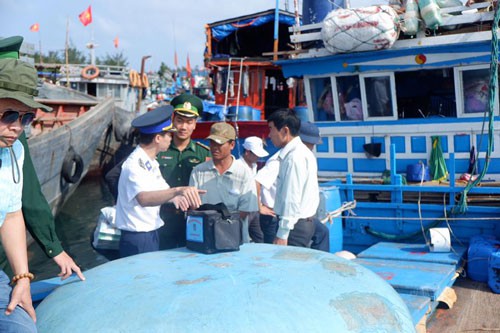 Đ&aacute;nh gi&aacute; c&aacute;n bộ cần c&ocirc;ng t&acirc;m - Ảnh 1.