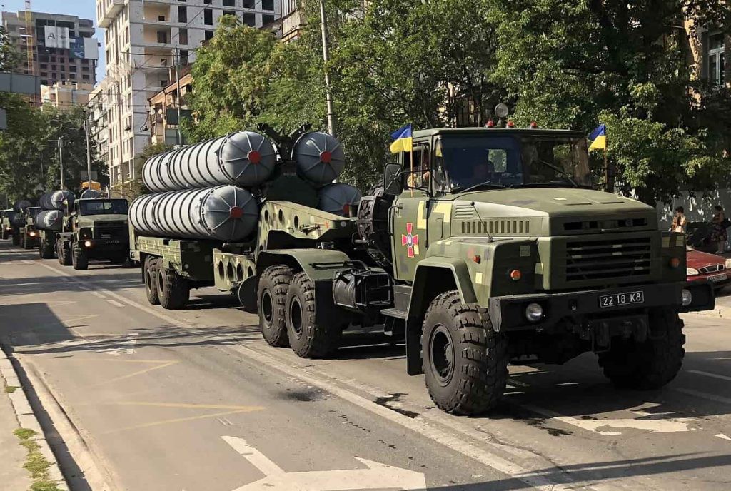 Hệ thống t&ecirc;n lửa đất đối kh&ocirc;ng S-300 của Nga lọt v&agrave;o tay Mỹ?  - Ảnh 2.