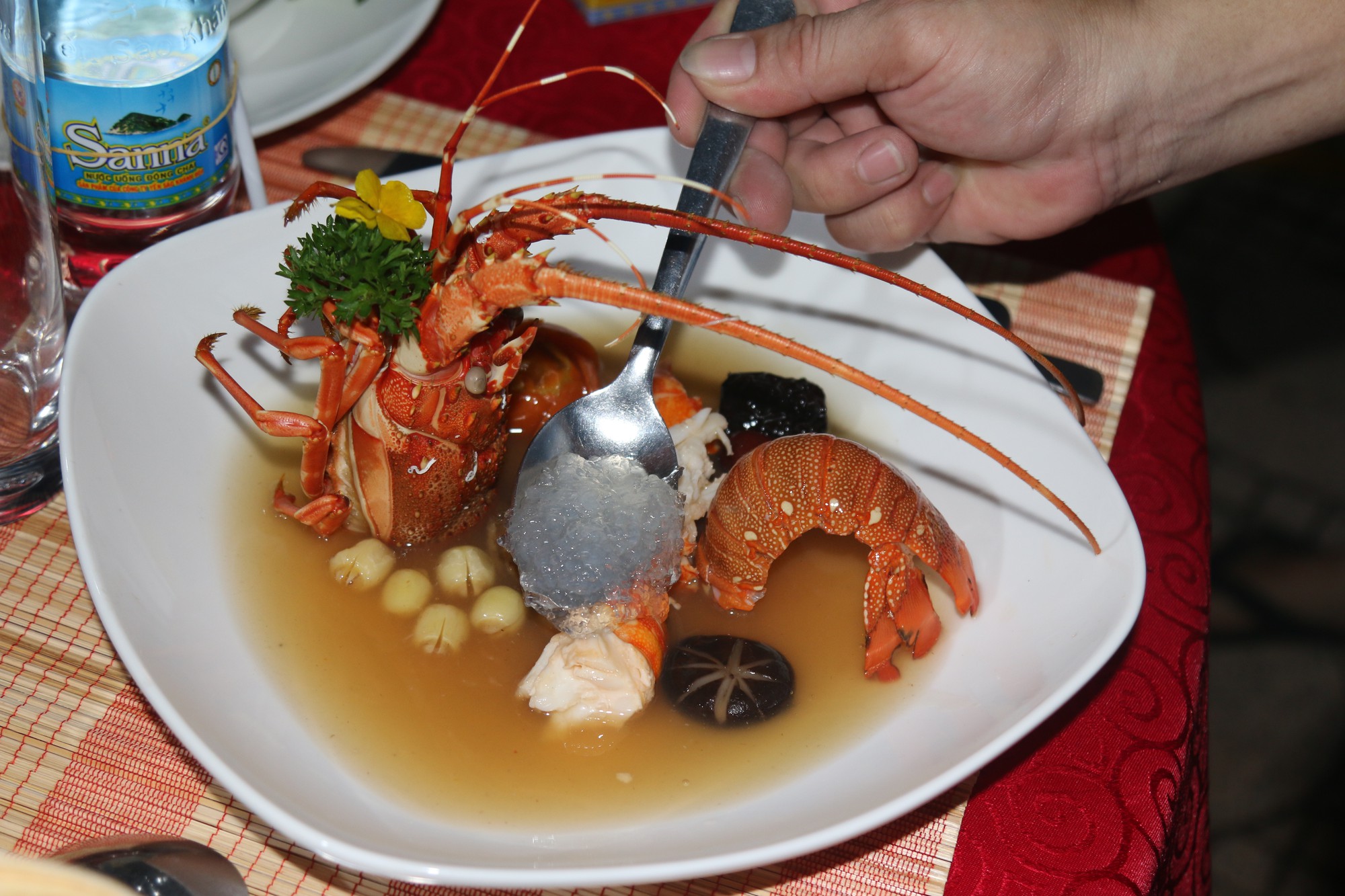 Độc đáo ẩm thực từ Yến sào Khánh Hòa