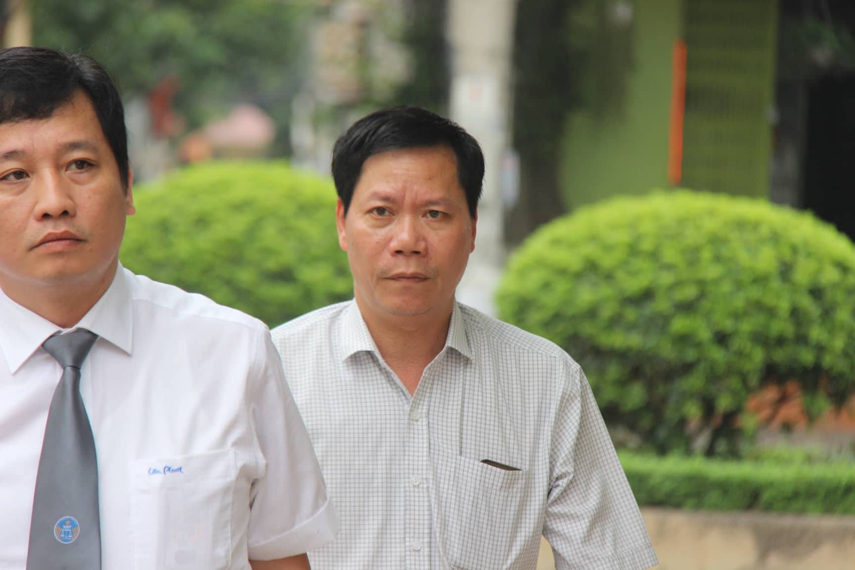 Ho&agrave;ng C&ocirc;ng Lương b&igrave;nh thản đến, t&ograve;a ph&uacute;c thẩm bất ngờ ho&atilde;n - Ảnh 3.