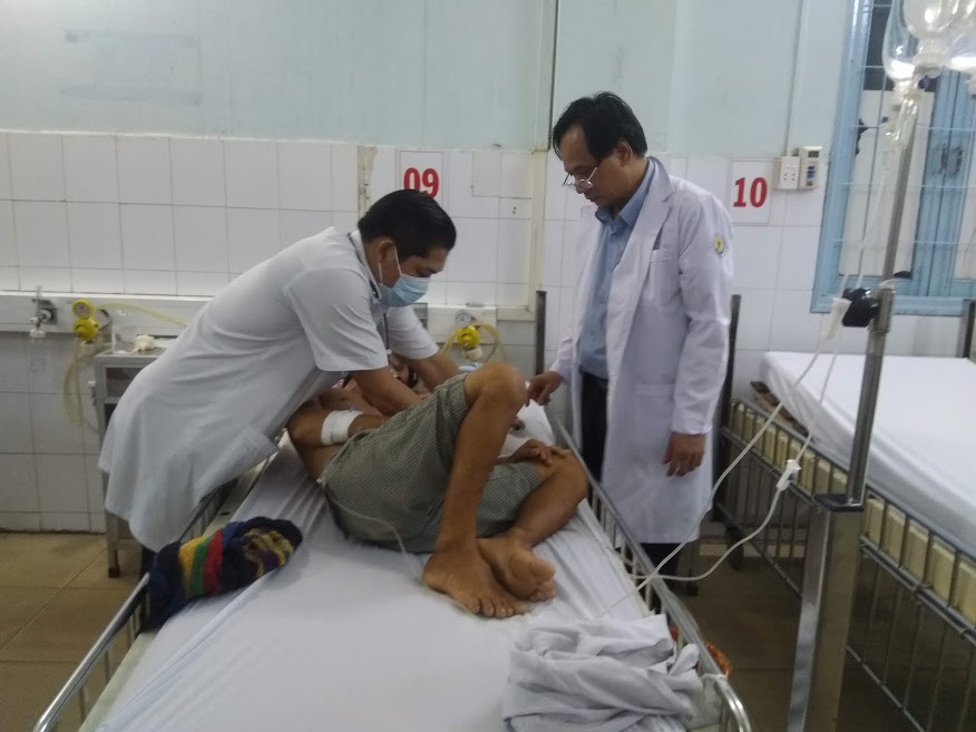 Cả gia đình ở Phú Quốc lâm nạn sau khi ăn cá nóc: 2 mẹ con đang nguy kịch