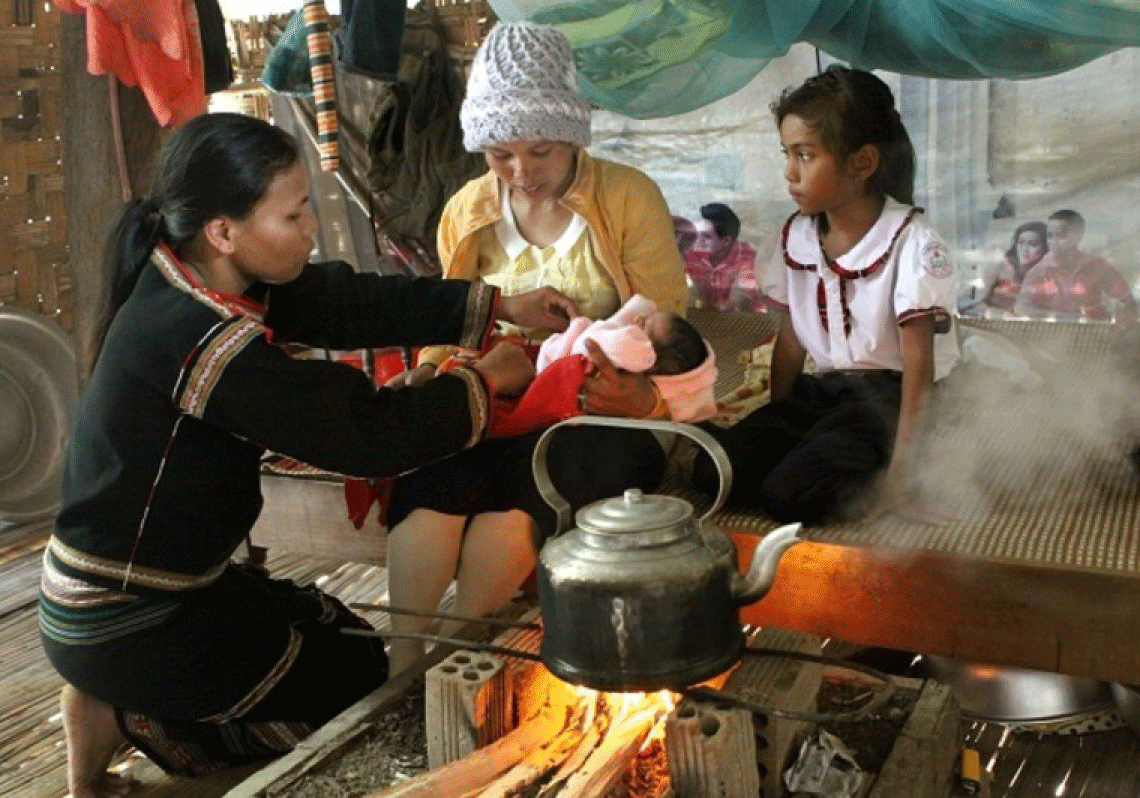Sức mạnh &ldquo;c&ocirc; đỡ th&ocirc;n bản&rdquo; - Ảnh 1.