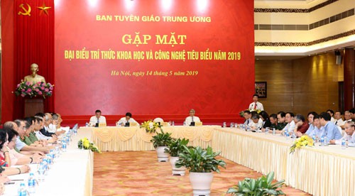 Cần đầu tư tương xứng cho khoa học - công nghệ