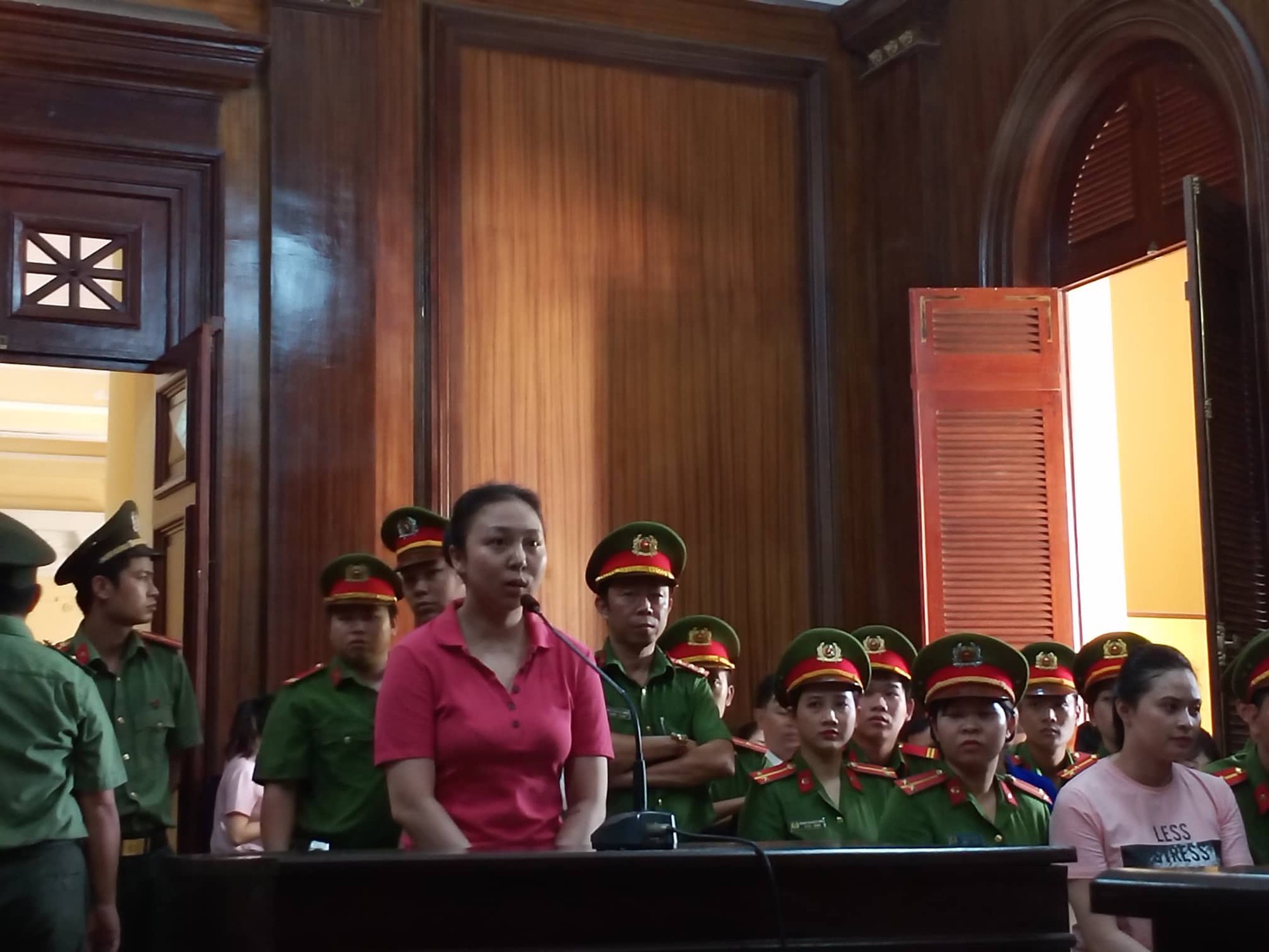 T&ograve;a bất ngờ ho&atilde;ng tuy&ecirc;n vụ Văn K&iacute;nh Dương, quay lại phần x&eacute;t hỏi - Ảnh 1.