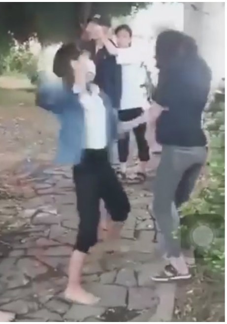 Thêm nữ sinh "tố" bị nhóm nữ sinh lớp 10 đánh để "lấy số"