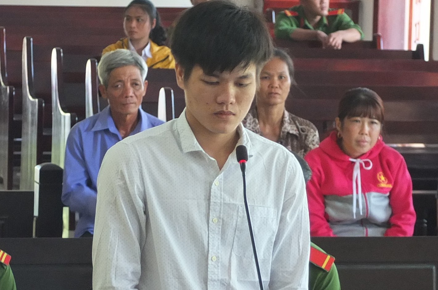Đâm chết người vì câu nói "ba mẹ mày không biết dạy con, để tao dạy cho"