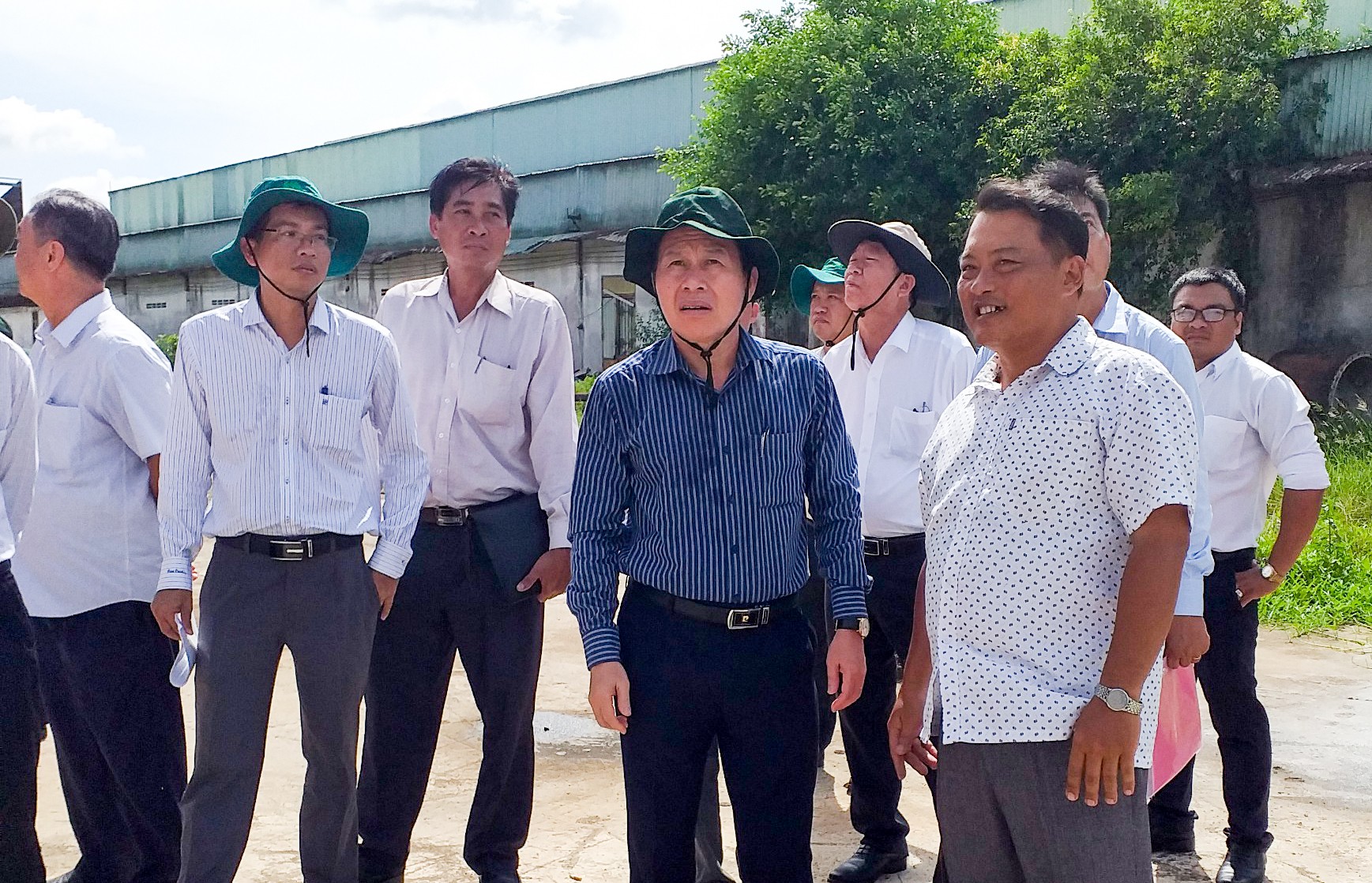 Một nh&agrave; m&aacute;y đường ở Hậu Giang l&agrave; thủ phạm khiến nước đen, c&aacute; chết h&agrave;ng loạt - Ảnh 3.