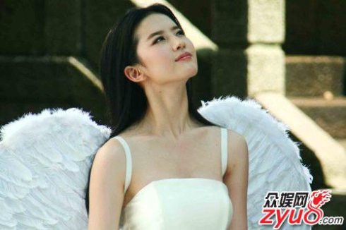 B&iacute; quyết giữ m&atilde;i vẻ đẹp từ trẻ đến khi 30 của Lưu Diệc Phi - Ảnh 10.