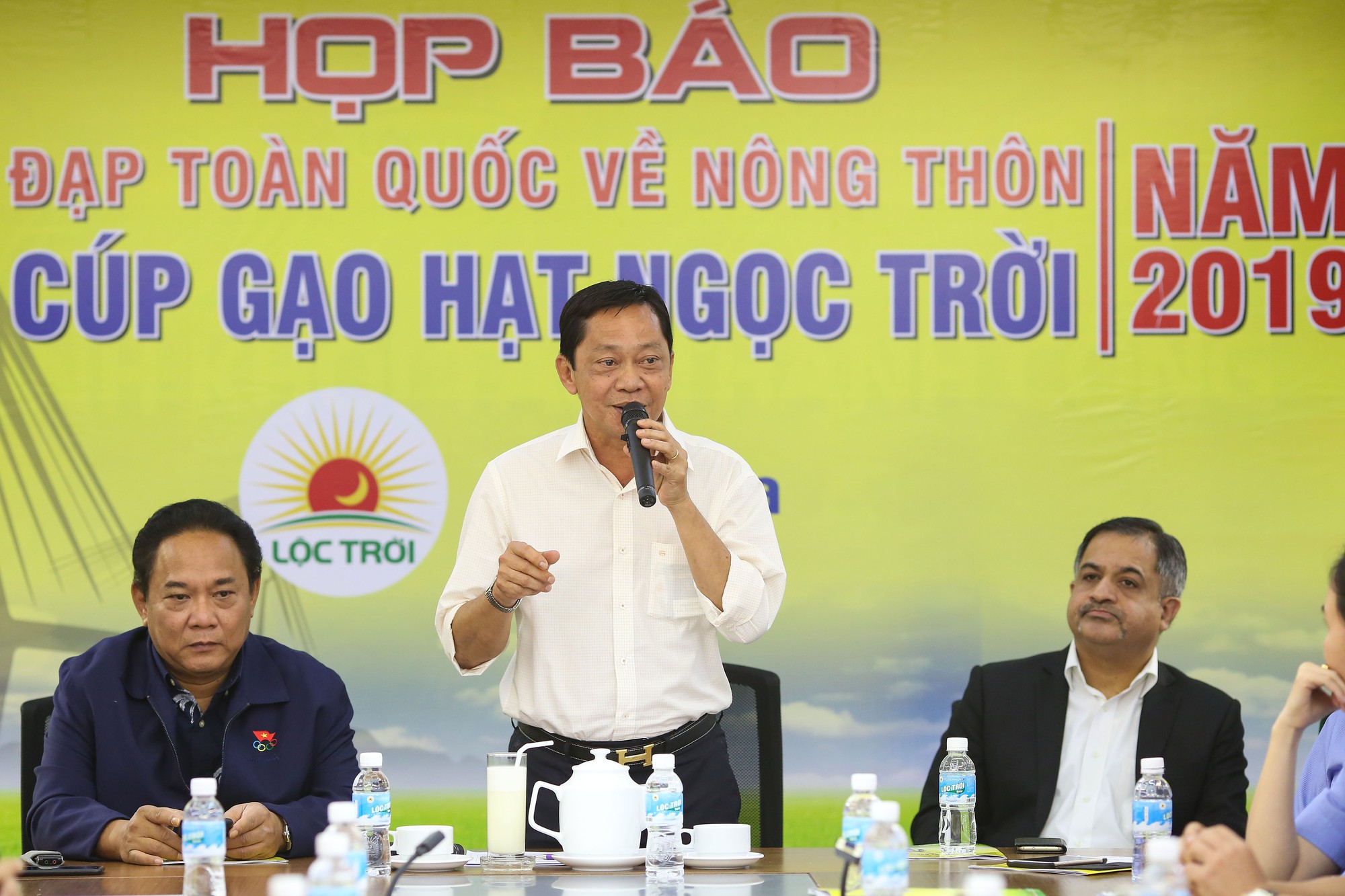 Nửa tỉ đồng cho Giải Xe đạp to&agrave;n quốc về n&ocirc;ng th&ocirc;n -  C&uacute;p Gạo Hạt Ngọc Trời 2019 - Ảnh 1.