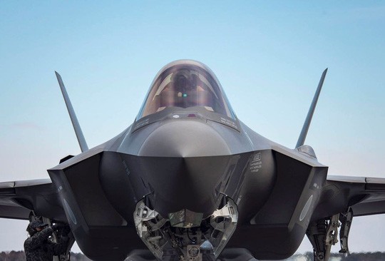 &ldquo;Tia chớp&rdquo; F-35 hỏng nặng v&igrave; bị chim đ&acirc;m tr&uacute;ng - Ảnh 3.