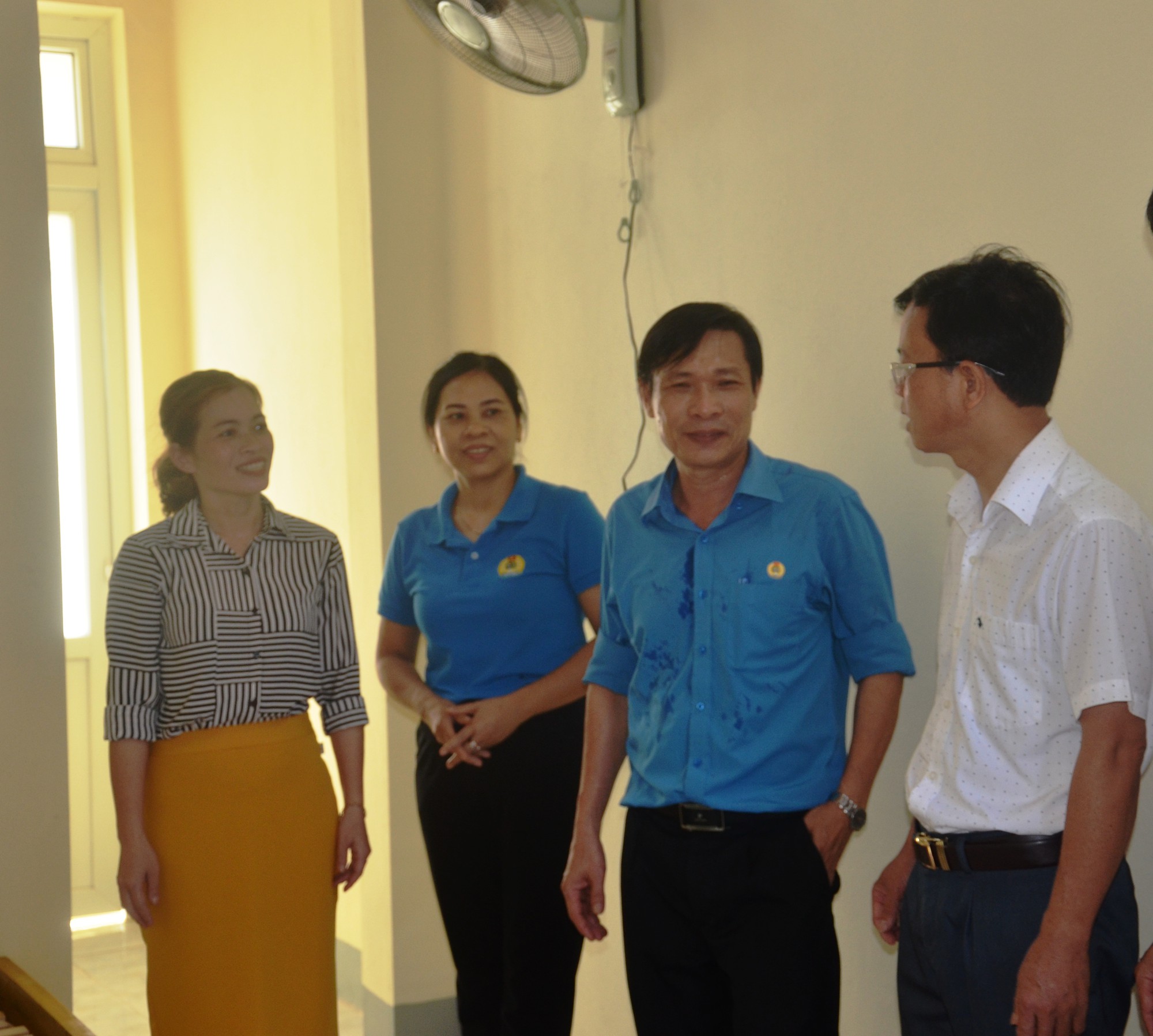 Quảng Bình: Tặng Mái ấm Công đoàn cho giáo viên vùng sâu - Ảnh 2.