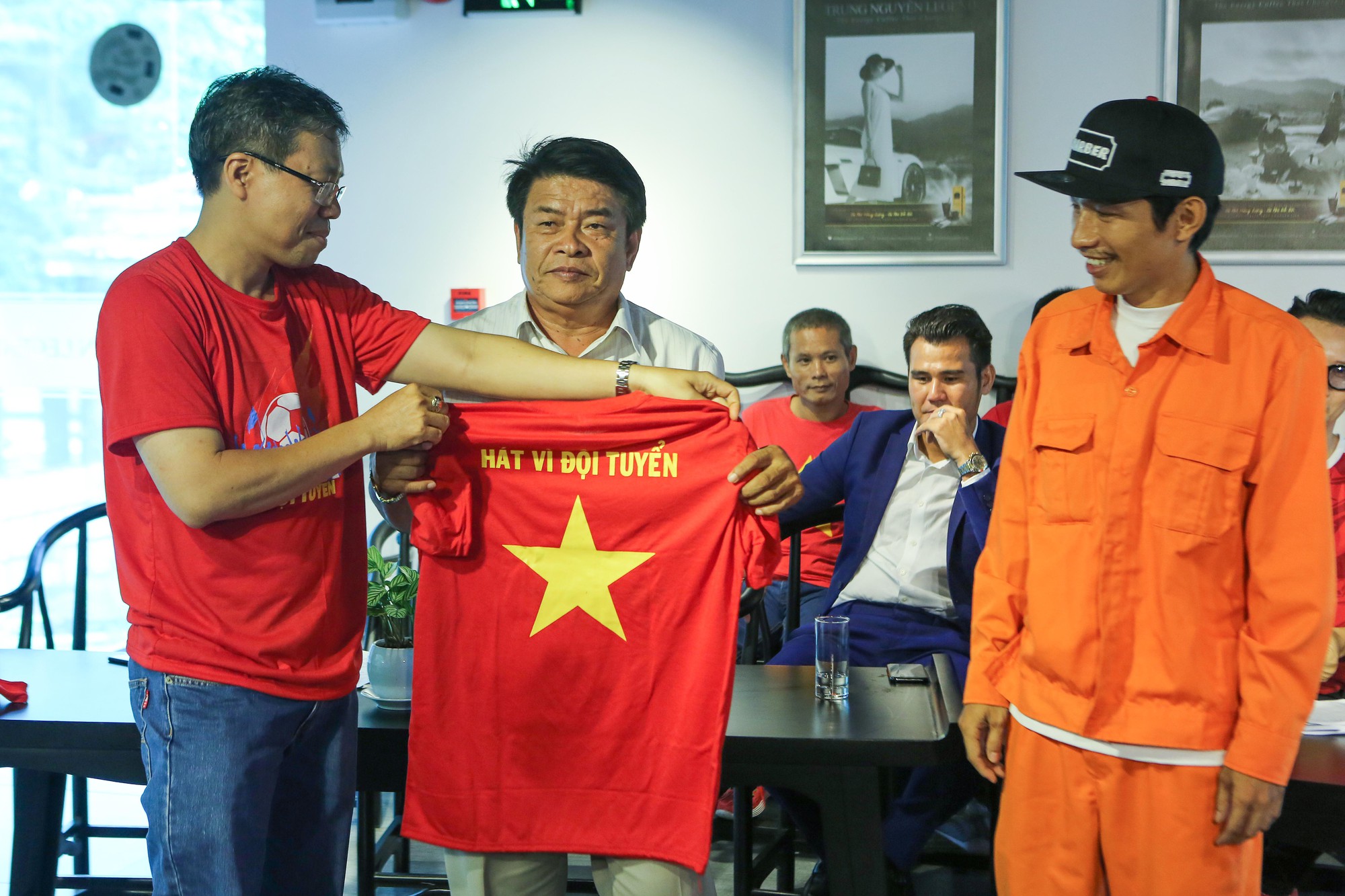 H&agrave;o hứng với giai đoạn 2 H&agrave;nh tr&igrave;nh H&aacute;t v&igrave; đội tuyển - Ảnh 4.
