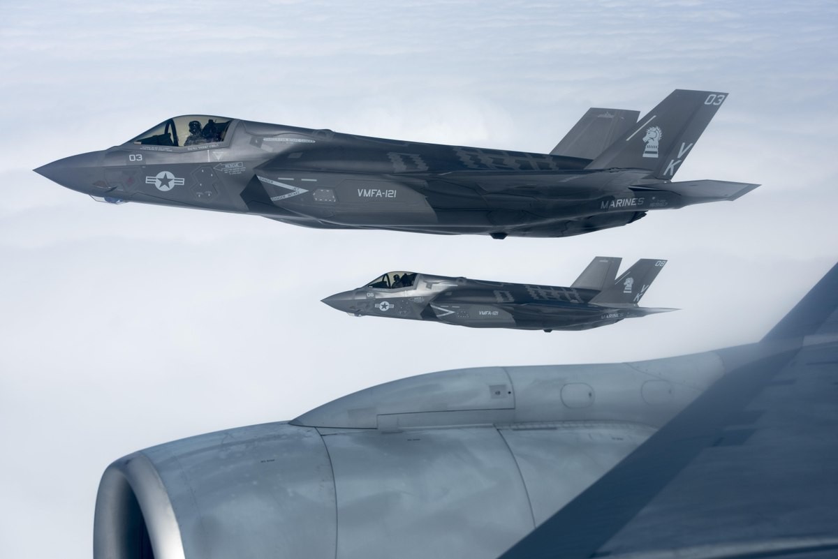 &ldquo;Tia chớp&rdquo; F-35 hỏng nặng v&igrave; bị chim đ&acirc;m tr&uacute;ng - Ảnh 1.