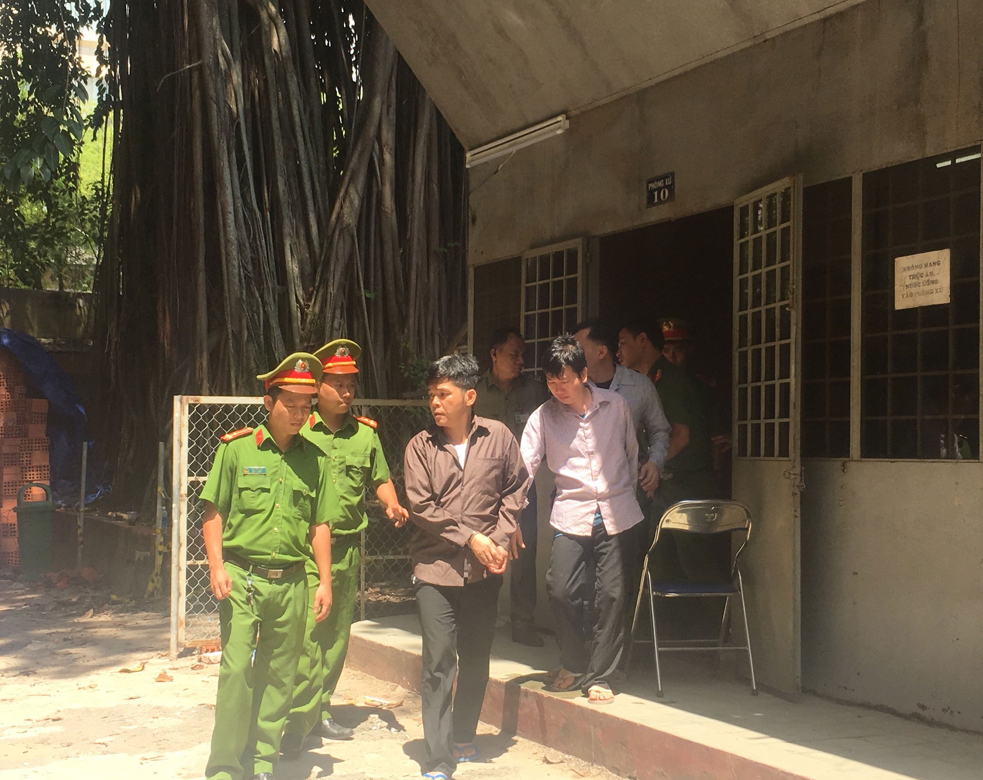Trượt dài trong tội lỗi