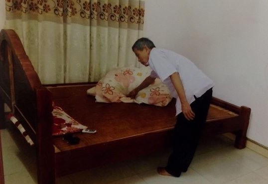Gã đàn ông 62 tuổi chặn xe, đưa bé gái 9 tuổi vào nhà giở trò đồi bại