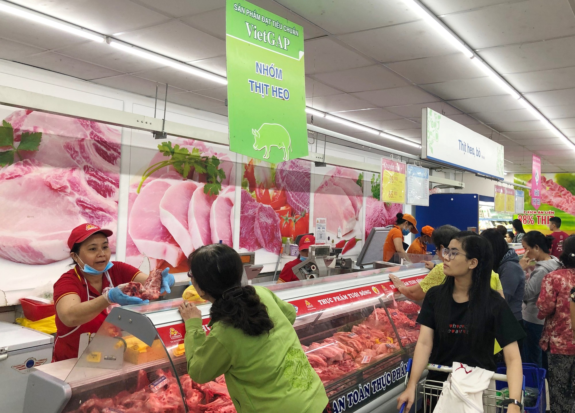 100% siêu thị của Saigon Co.op đang kinh doanh thịt heo an toàn - Ảnh 1.