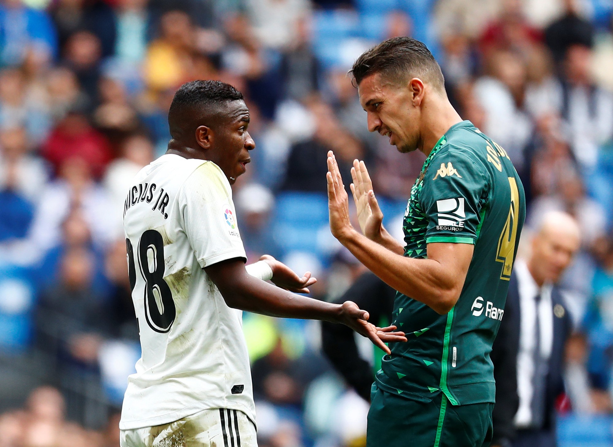 Real Madrid kết th&uacute;c m&ugrave;a giải bằng thất bại tệ hại - Ảnh 3.