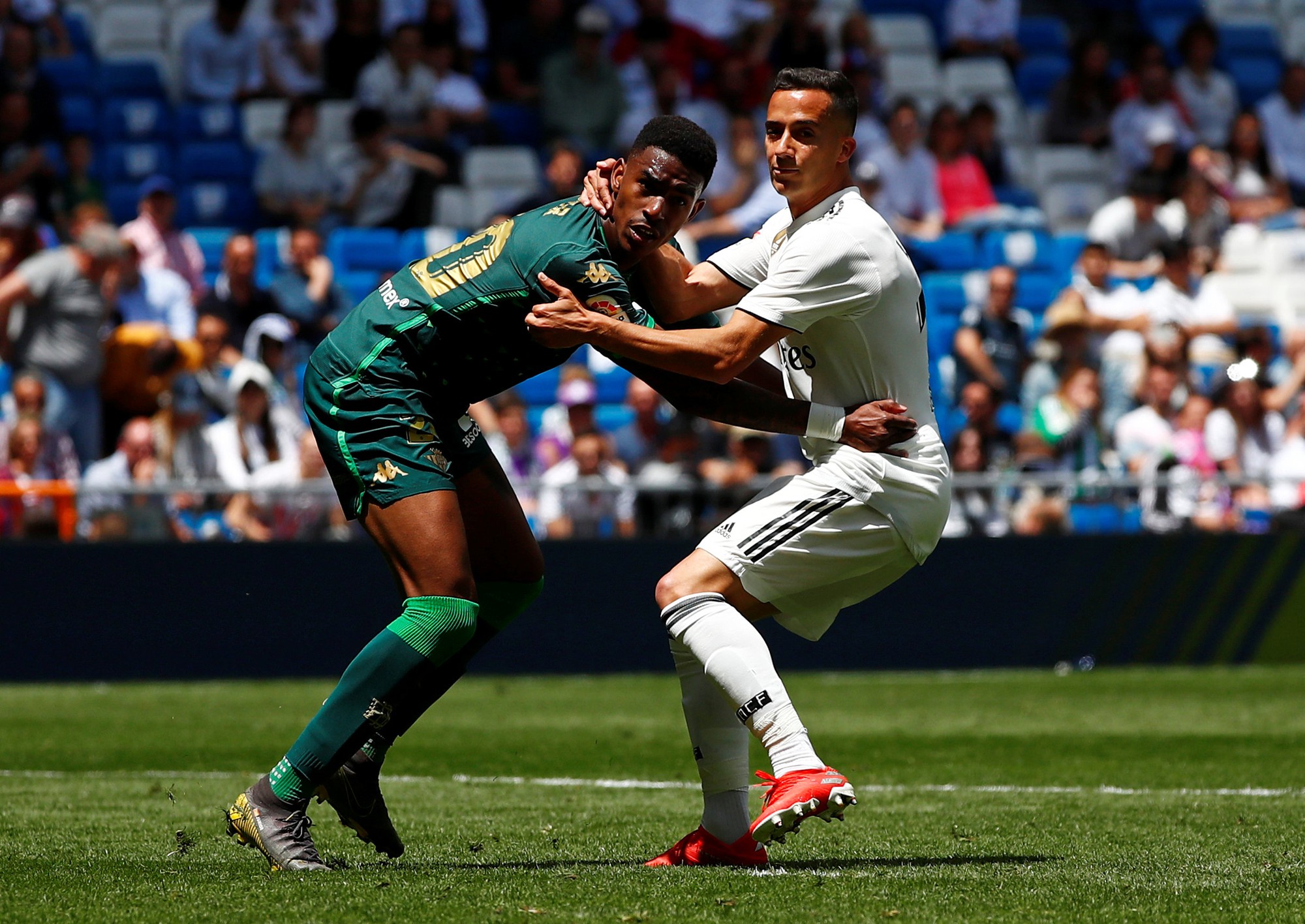 Real Madrid kết th&uacute;c m&ugrave;a giải bằng thất bại tệ hại - Ảnh 1.