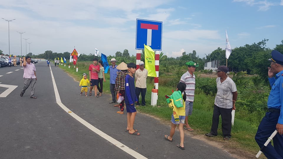 Cầu V&agrave;m Cống bắc qua s&ocirc;ng Hậu ch&iacute;nh thức được kh&aacute;nh th&agrave;nh - Ảnh 15.