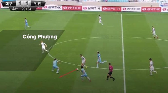 Văn To&agrave;n xuất sắc cứu thua HAGL, C&ocirc;ng Phượng ch&igrave;m s&acirc;u c&ugrave;ng Incheon United - Ảnh 1.