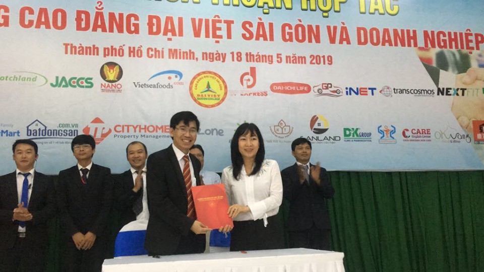 Trường CĐ Đại Việt Sài Gòn hợp tác với 50 doanh nghiệp trong đào tạo, giải quyết việc làm