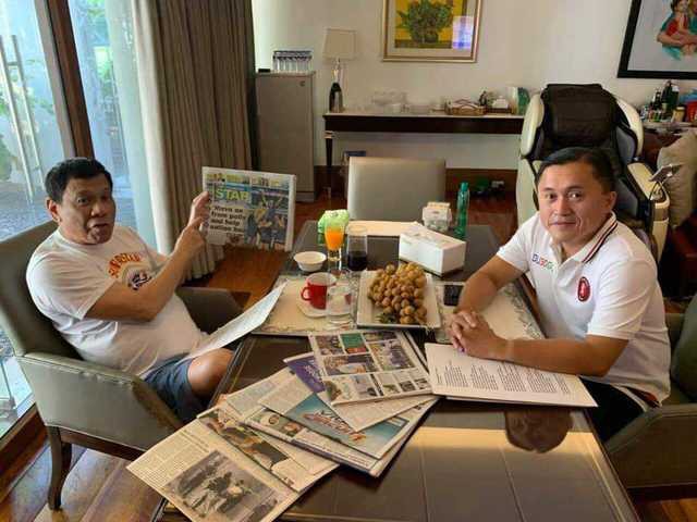 Trợ lý bác tin đồn Tổng thống Duterte ngưng tim, ngưng thở
