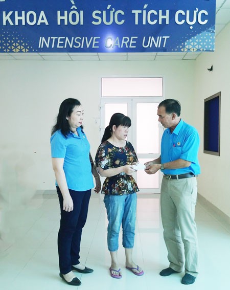San sẻ khó khăn với công nhân bị tai nạn lao động - Ảnh 1.