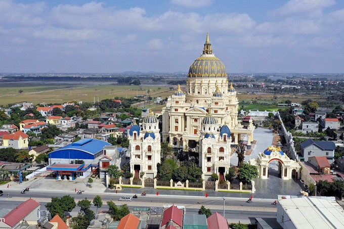 Cho&aacute;ng ngợp trước l&acirc;u đ&agrave;i ng&agrave;n tỉ đồng của đại gia Ninh B&igrave;nh - Ảnh 1.