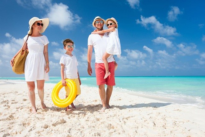 B&iacute; quyết da kh&ocirc;ng bị đen khi đi tắm biển d&agrave;nh cho c&aacute;c n&agrave;ng - Ảnh 2.