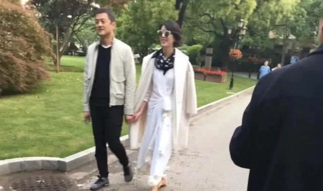 Lý Á Bằng công khai tình mới sau 6 năm ly dị Vương Phi - Ảnh 1.