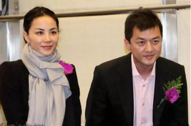 Lý Á Bằng công khai tình mới sau 6 năm ly dị Vương Phi