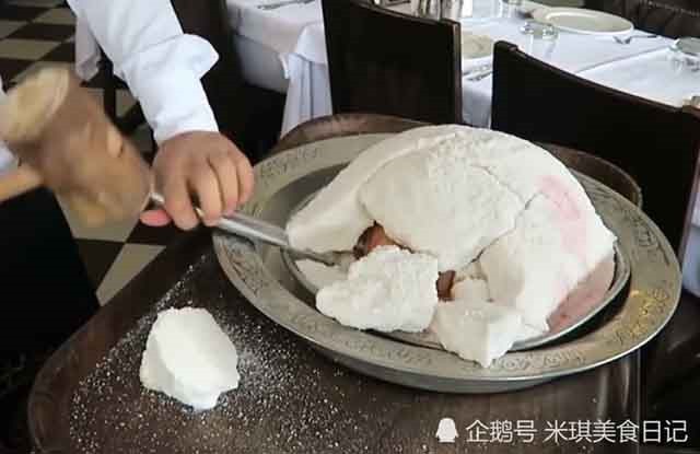 T&ograve; m&ograve; m&oacute;n g&agrave; nướng muối phải d&ugrave;ng b&uacute;a đập ở Thổ Nhĩ Kỳ - Ảnh 4.