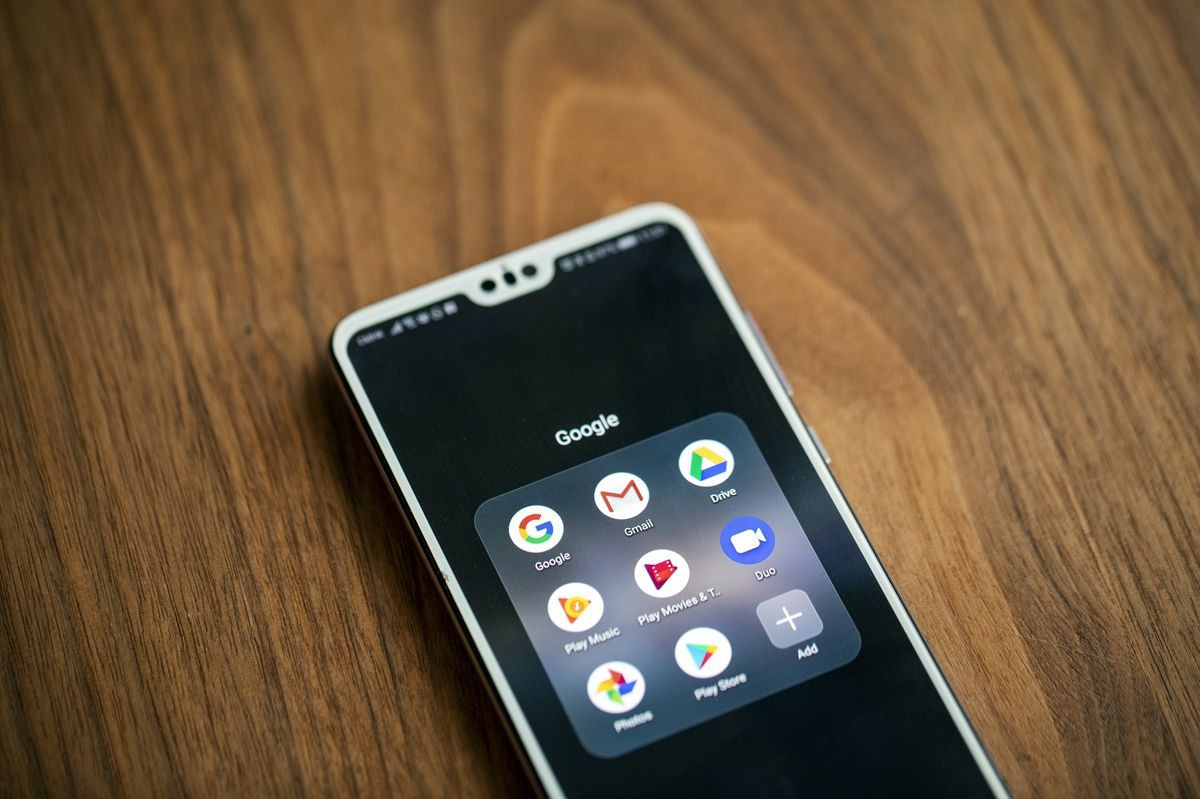 Sau Google, h&agrave;ng loạt g&atilde; khổng lồ c&ocirc;ng nghệ Mỹ tẩy chay Huawei - Ảnh 1.