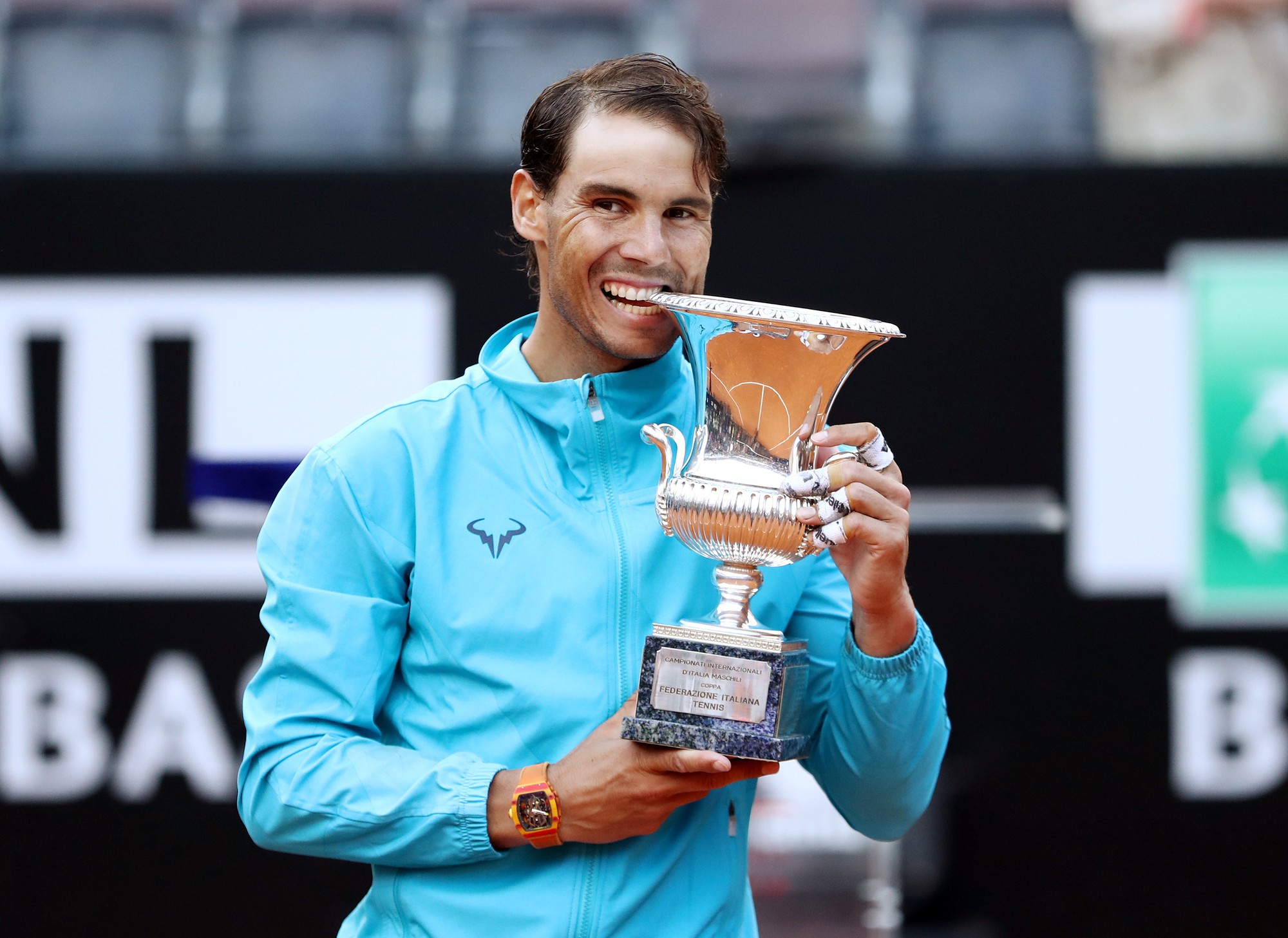 Đánh bại Djokovic, Nadal lập kỷ lục mới