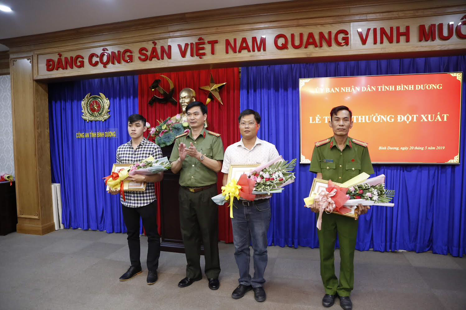 Vụ bê tông xác người: Thưởng nóng lực lượng phá án - Ảnh 2.