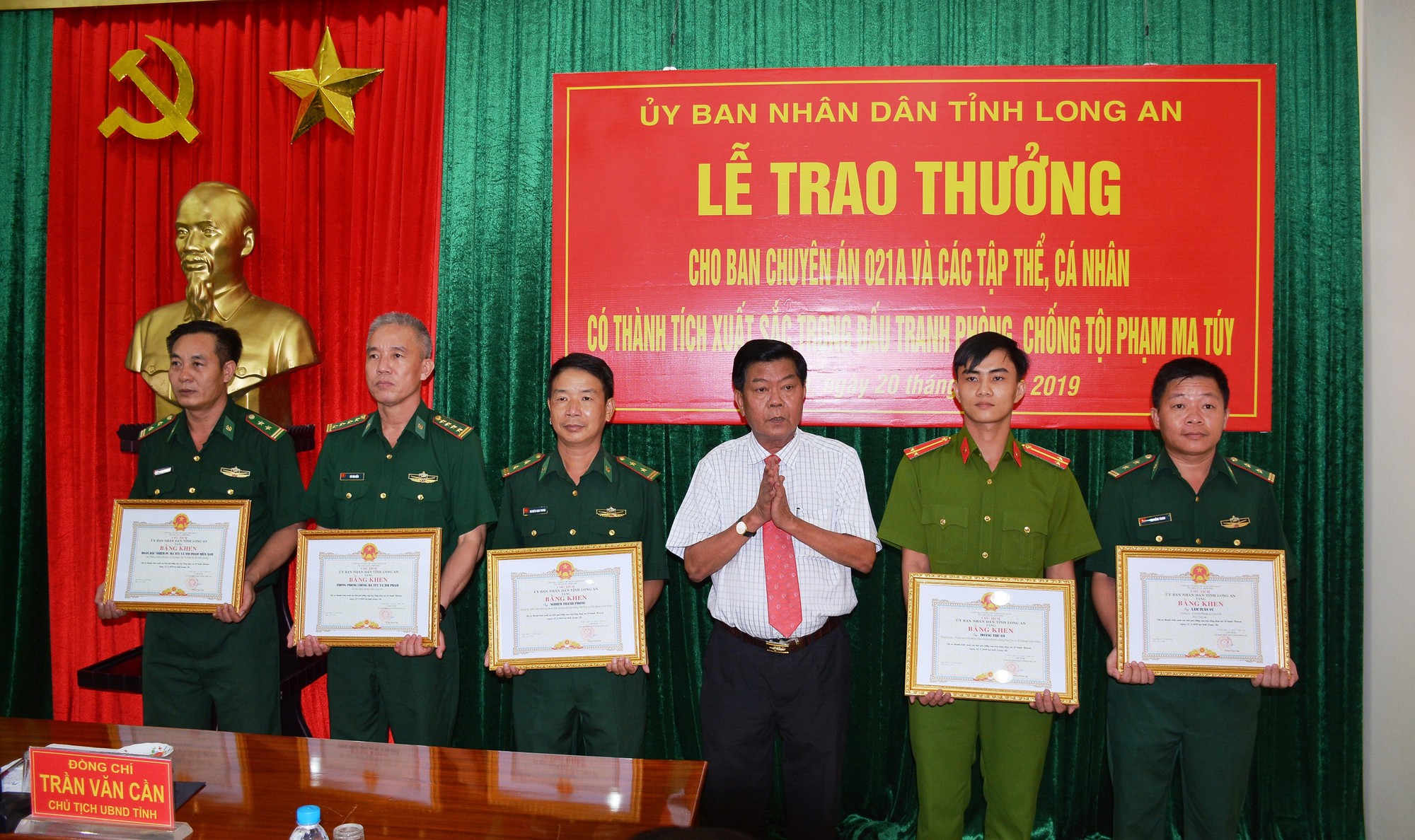 Thưởng "nóng" ban chuyên án phá vụ vận chuyển 64 kg ma túy ở Long An
