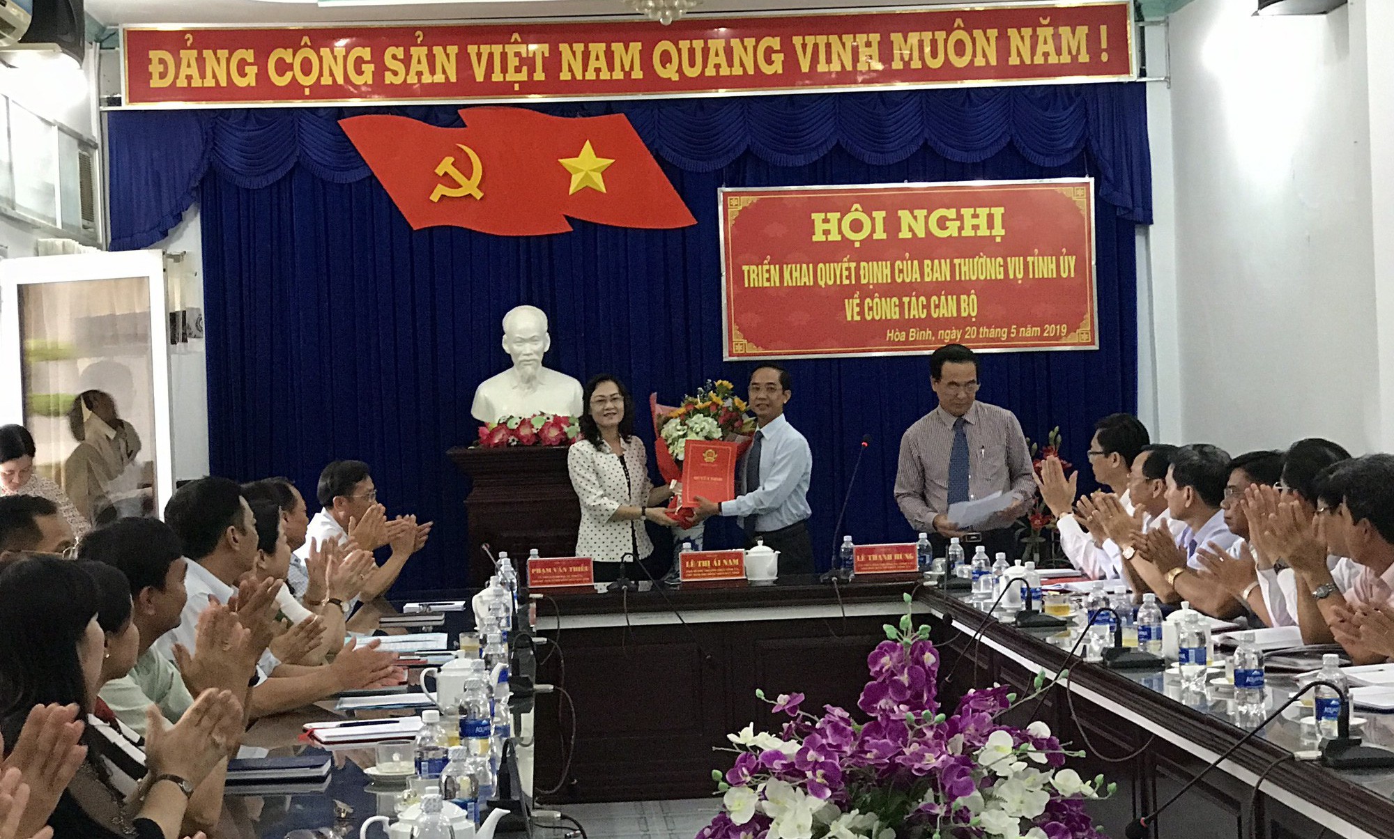 Bí thư huyện sau khi bị kỷ luật làm... phó giám đốc sở