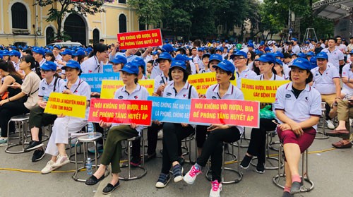 "Nới tay" với rượu, bia?