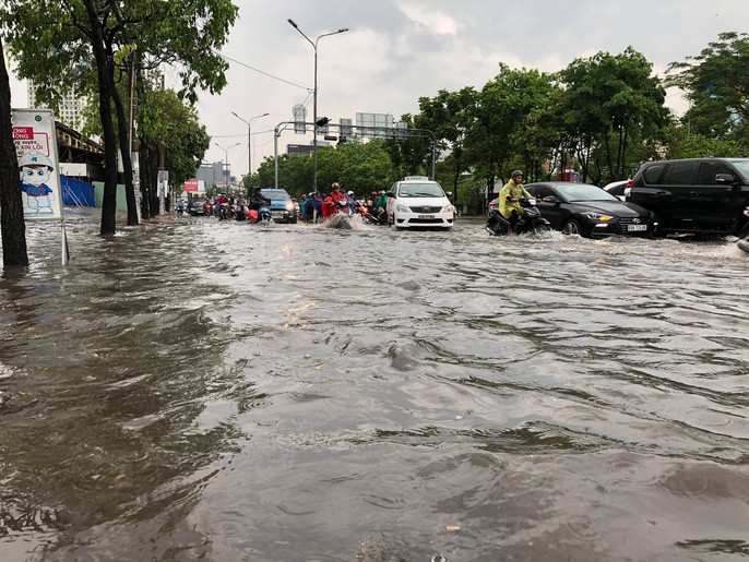 UBND TP HCM "siết" việc chống ngập ở đường Nguyễn Hữu Cảnh