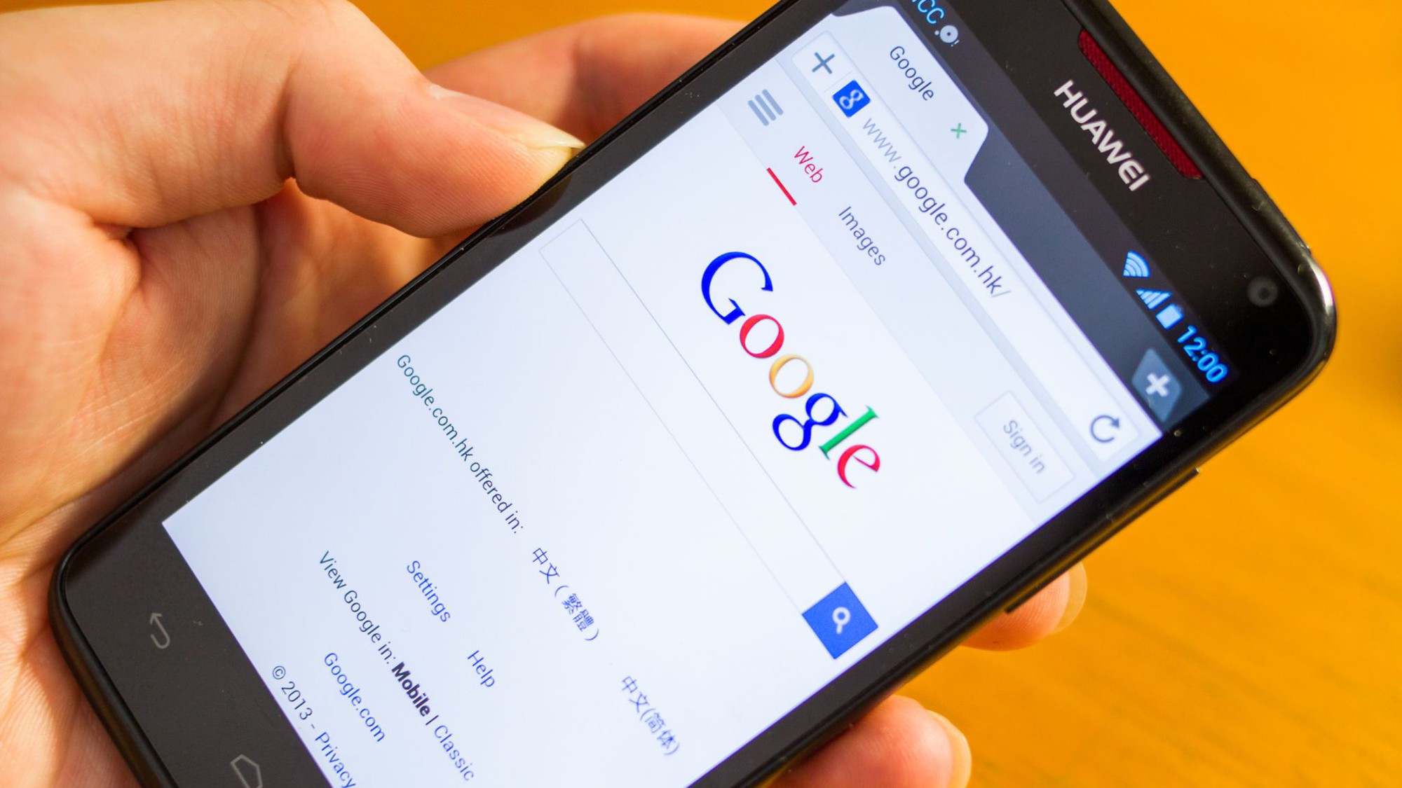 Google đòi "chia tay" Huawei, người dùng Việt Nam lo lắng