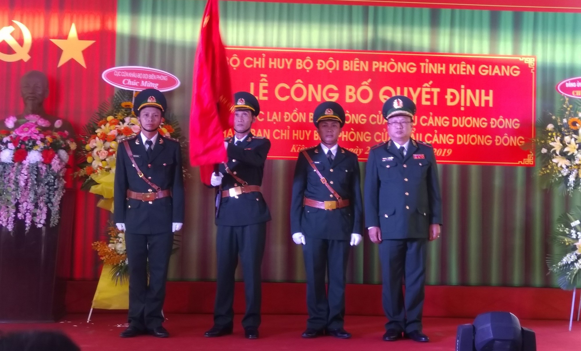 Ph&uacute; Quốc: Tổ chức lại Đồn Bi&ecirc;n ph&ograve;ng cửa khẩu cảng Dương Đ&ocirc;ng - Ảnh 1.