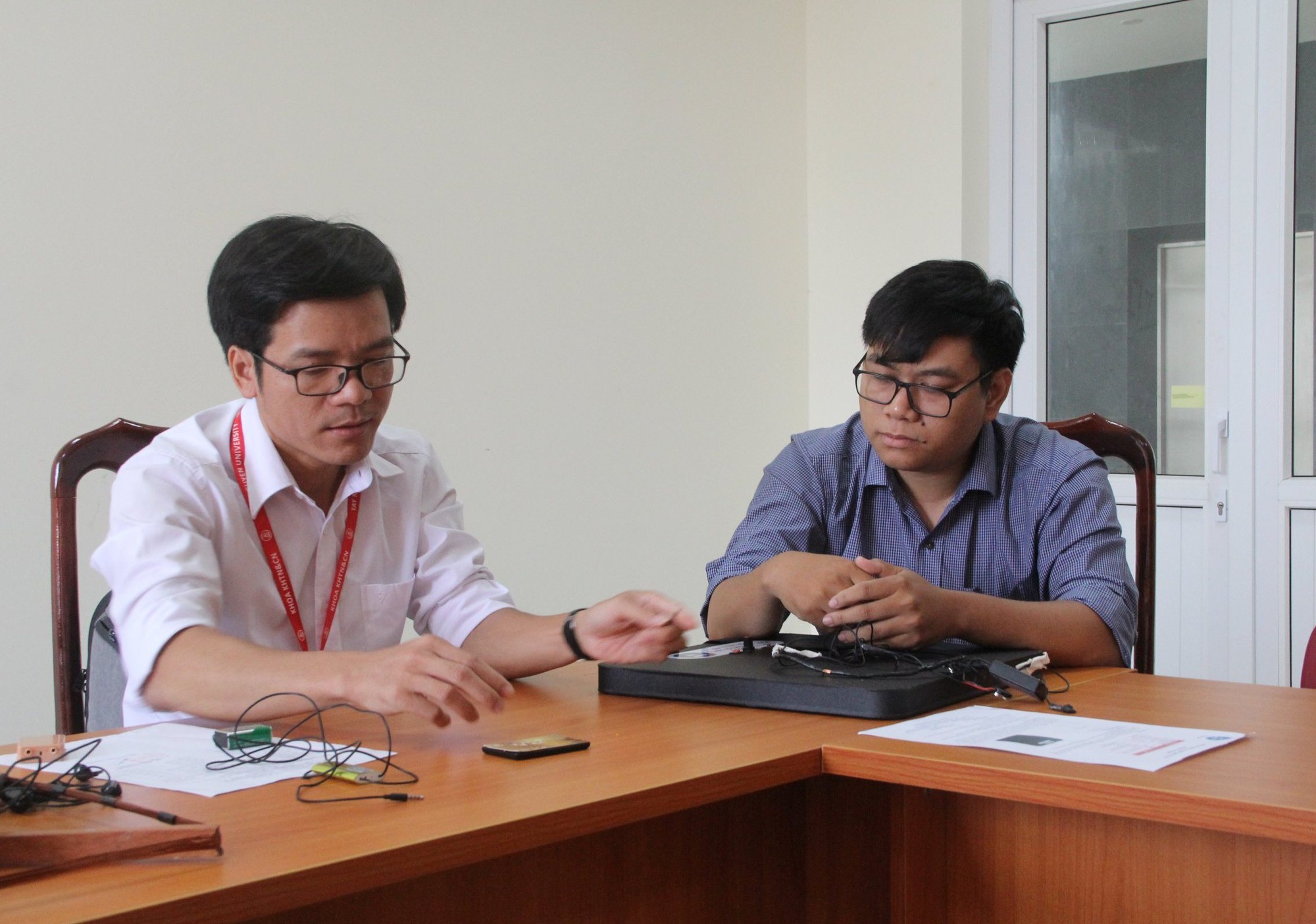 Xem m&aacute;y chống gian lận thi cử do Đại học T&acirc;y Nguy&ecirc;n chế tạo - Ảnh 3.