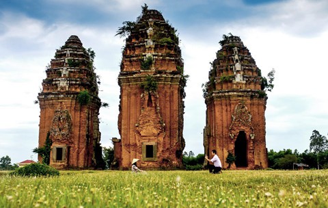 Th&aacute;p cổ ngh&igrave;n năm ở miền đất V&otilde;, trời Văn - Ảnh 2.