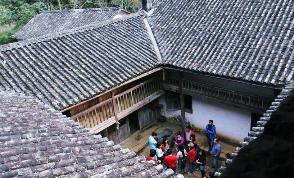 Sửa sai, Hà Giang trả lại sổ đỏ dinh thự "vua Mèo" cho gia tộc họ Vương