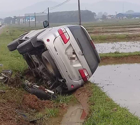 Dậy sớm đi làm đồng, người phụ nữ bị xe 7 chỗ tông tử vong - Ảnh 1.
