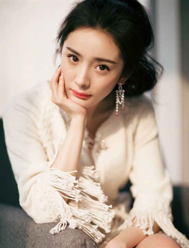 4 b&iacute; quyết gi&uacute;p Dương Mịch c&oacute; l&agrave;n da kh&ocirc;ng tuổi - Ảnh 4.